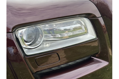 6.6 V12 Saloon 4dr Petrol Auto Euro 5 (563 bhp)