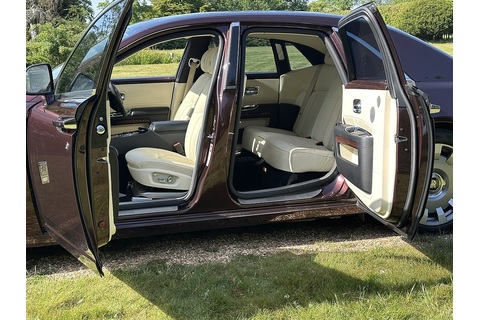 6.6 V12 Saloon 4dr Petrol Auto Euro 5 (563 bhp)