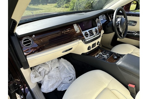 6.6 V12 Saloon 4dr Petrol Auto Euro 5 (563 bhp)