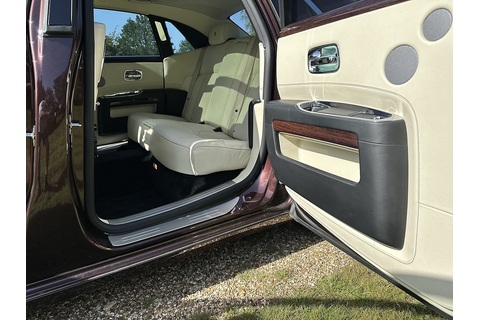 6.6 V12 Saloon 4dr Petrol Auto Euro 5 (563 bhp)