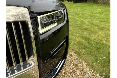 6.75 V12 Saloon 4dr Petrol Auto 4WD Euro 6 (EWB, 4 Seat) (571 ps)