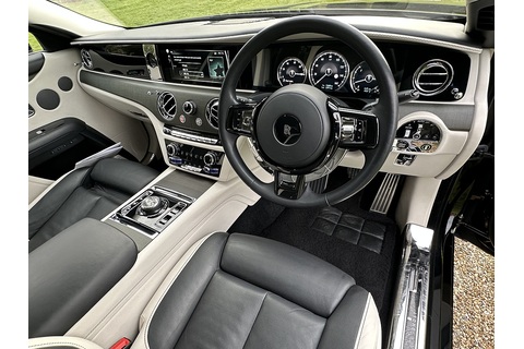 6.75 V12 Saloon 4dr Petrol Auto 4WD Euro 6 (EWB, 4 Seat) (571 ps)