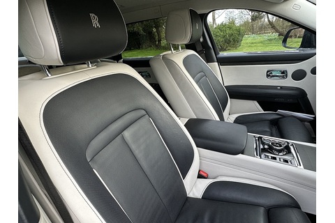 6.75 V12 Saloon 4dr Petrol Auto 4WD Euro 6 (EWB, 4 Seat) (571 ps)