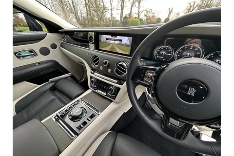 6.75 V12 Saloon 4dr Petrol Auto 4WD Euro 6 (EWB, 4 Seat) (571 ps)