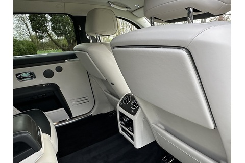 6.75 V12 Saloon 4dr Petrol Auto 4WD Euro 6 (EWB, 4 Seat) (571 ps)