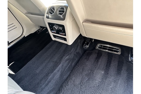 6.75 V12 Saloon 4dr Petrol Auto 4WD Euro 6 (EWB, 4 Seat) (571 ps)