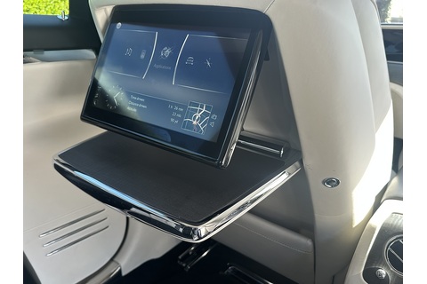 6.75 V12 Saloon 4dr Petrol Auto 4WD Euro 6 (EWB, 4 Seat) (571 ps)