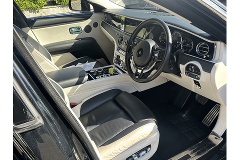 6.75 V12 Saloon 4dr Petrol Auto 4WD Euro 6 (EWB, 4 Seat) (571 ps)