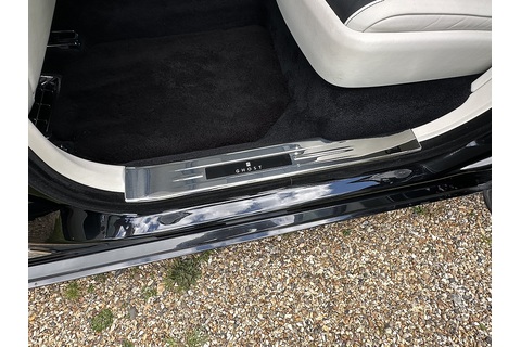 6.75 V12 Saloon 4dr Petrol Auto 4WD Euro 6 (EW 5 Seat) (571 ps)