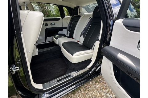 6.75 V12 Saloon 4dr Petrol Auto 4WD Euro 6 (EW 5 Seat) (571 ps)