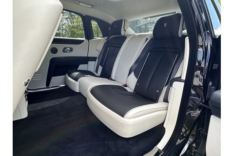 6.75 V12 Saloon 4dr Petrol Auto 4WD Euro 6 (EW 5 Seat) (571 ps)