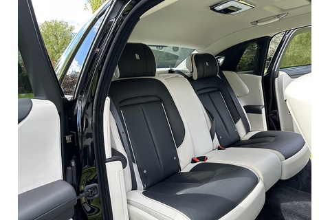 6.75 V12 Saloon 4dr Petrol Auto 4WD Euro 6 (EW 5 Seat) (571 ps)