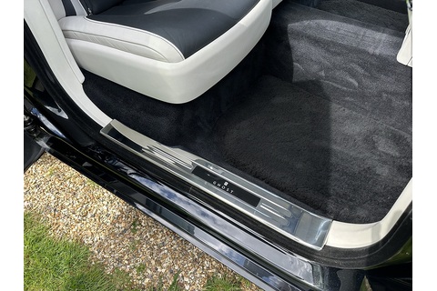 6.75 V12 Saloon 4dr Petrol Auto 4WD Euro 6 (EW 5 Seat) (571 ps)