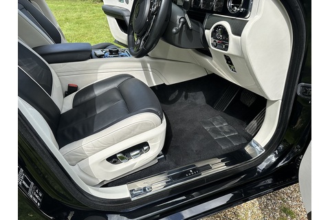 6.75 V12 Saloon 4dr Petrol Auto 4WD Euro 6 (EW 5 Seat) (571 ps)