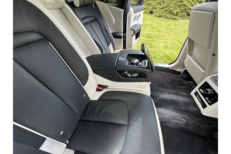 Rolls-Royce Ghost EWB V12 - U355