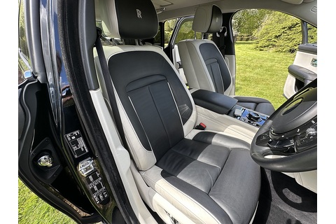 6.75 V12 Saloon 4dr Petrol Auto 4WD Euro 6 (EW 5 Seat) (571 ps)