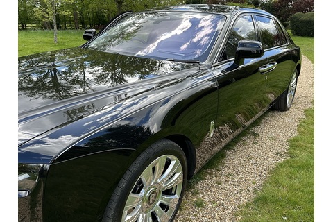 6.75 V12 Saloon 4dr Petrol Auto 4WD Euro 6 (EW 5 Seat) (571 ps)