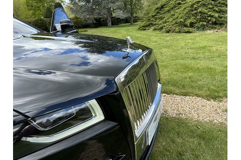 6.75 V12 Saloon 4dr Petrol Auto 4WD Euro 6 (EW 5 Seat) (571 ps)
