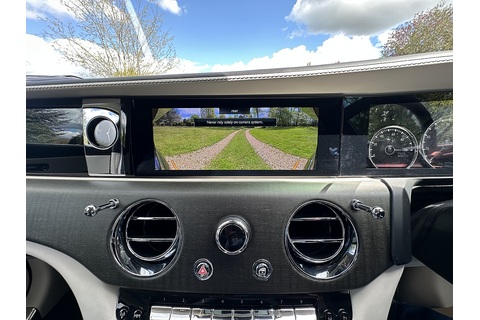 6.75 V12 Saloon 4dr Petrol Auto 4WD Euro 6 (EW 5 Seat) (571 ps)
