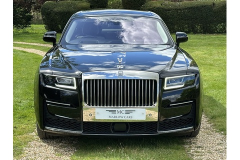 6.75 V12 Saloon 4dr Petrol Auto 4WD Euro 6 (EW 5 Seat) (571 ps)