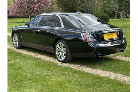 6.75 V12 Saloon 4dr Petrol Auto 4WD Euro 6 (EW 5 Seat) (571 ps)