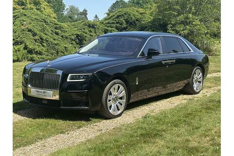 6.75 V12 Saloon 4dr Petrol Auto 4WD Euro 6 (EW 5 Seat) (571 ps)