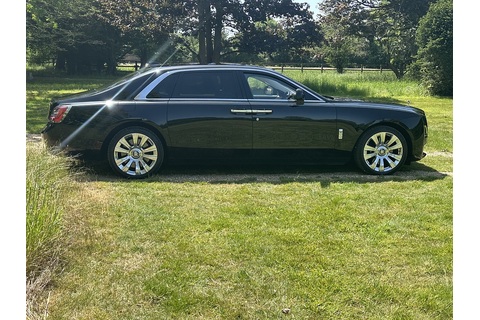 6.75 V12 Saloon 4dr Petrol Auto 4WD Euro 6 (EW 5 Seat) (571 ps)