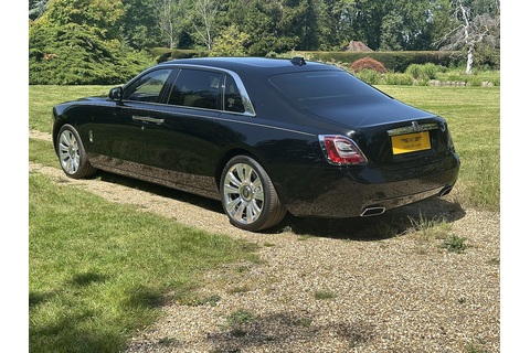 6.75 V12 Saloon 4dr Petrol Auto 4WD Euro 6 (EW 5 Seat) (571 ps)