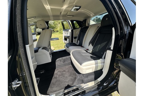 6.75 V12 Saloon 4dr Petrol Auto 4WD Euro 6 (EW 5 Seat) (571 ps)