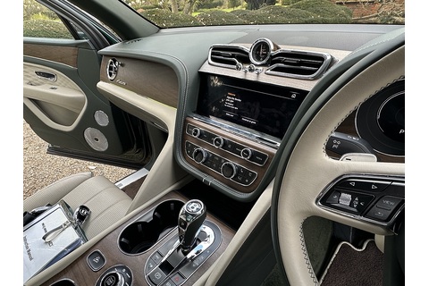 4.0 V8 Azure EWB SUV 5dr Petrol Auto 4WD Euro 6 (s/s) (550 ps)