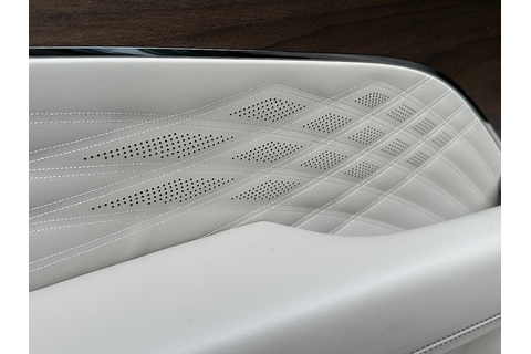 4.0 V8 Azure EWB SUV 5dr Petrol Auto 4WD Euro 6 (s/s) (550 ps)