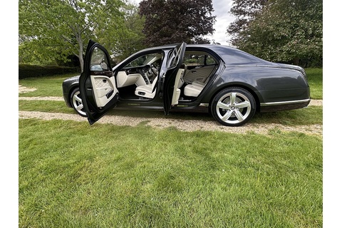 6.75 V8 Speed Saloon 4dr Petrol Auto Euro 6 (530 bhp)