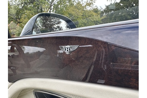 6.75 V8 Speed Saloon 4dr Petrol Auto Euro 6 (530 bhp)