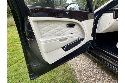 6.75 V8 Speed Saloon 4dr Petrol Auto Euro 6 (530 bhp)