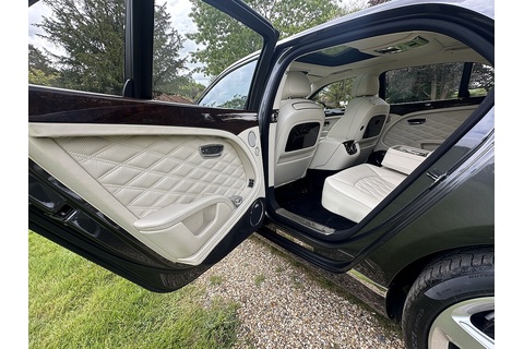 6.75 V8 Speed Saloon 4dr Petrol Auto Euro 6 (530 bhp)