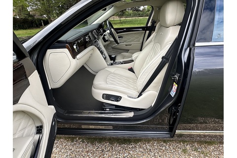 6.75 V8 Speed Saloon 4dr Petrol Auto Euro 6 (530 bhp)