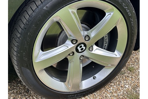 6.75 V8 Speed Saloon 4dr Petrol Auto Euro 6 (530 bhp)