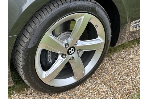 6.75 V8 Speed Saloon 4dr Petrol Auto Euro 6 (530 bhp)