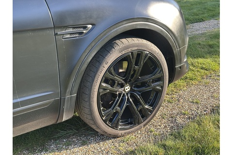 4.0 V8 SUV 5dr Petrol Auto 4WD Euro 6 (s/s) (550 ps)