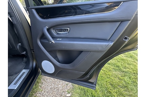 4.0 V8 SUV 5dr Petrol Auto 4WD Euro 6 (s/s) (550 ps)