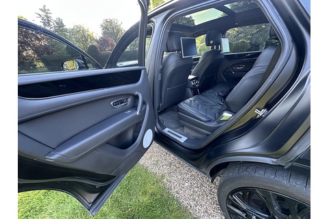 4.0 V8 SUV 5dr Petrol Auto 4WD Euro 6 (s/s) (550 ps)