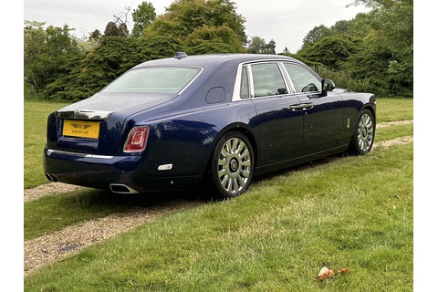 6.7 V12 Saloon 4dr Petrol Auto Euro 6 (570 ps)