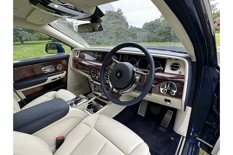 Rolls-Royce Phantom V12 - U369