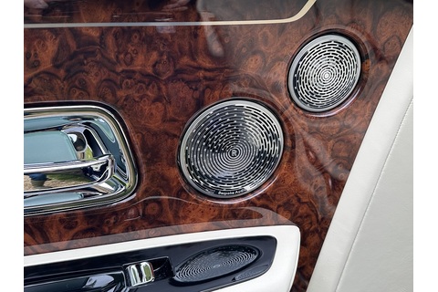 6.7 V12 Saloon 4dr Petrol Auto Euro 6 (570 ps)
