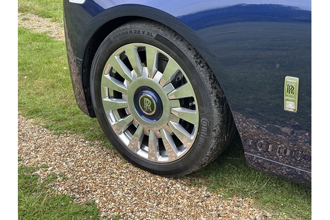 6.7 V12 Saloon 4dr Petrol Auto Euro 6 (570 ps)