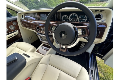 6.7 V12 Saloon 4dr Petrol Auto Euro 6 (570 ps)