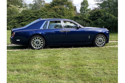 6.7 V12 Saloon 4dr Petrol Auto Euro 6 (570 ps)