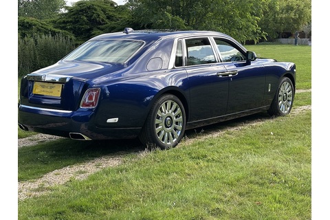 6.7 V12 Saloon 4dr Petrol Auto Euro 6 (570 ps)