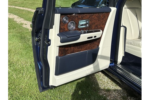 6.7 V12 Saloon 4dr Petrol Auto Euro 6 (570 ps)