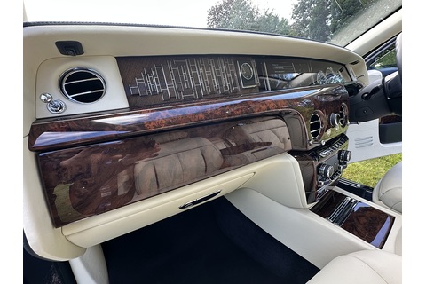 6.7 V12 Saloon 4dr Petrol Auto Euro 6 (570 ps)